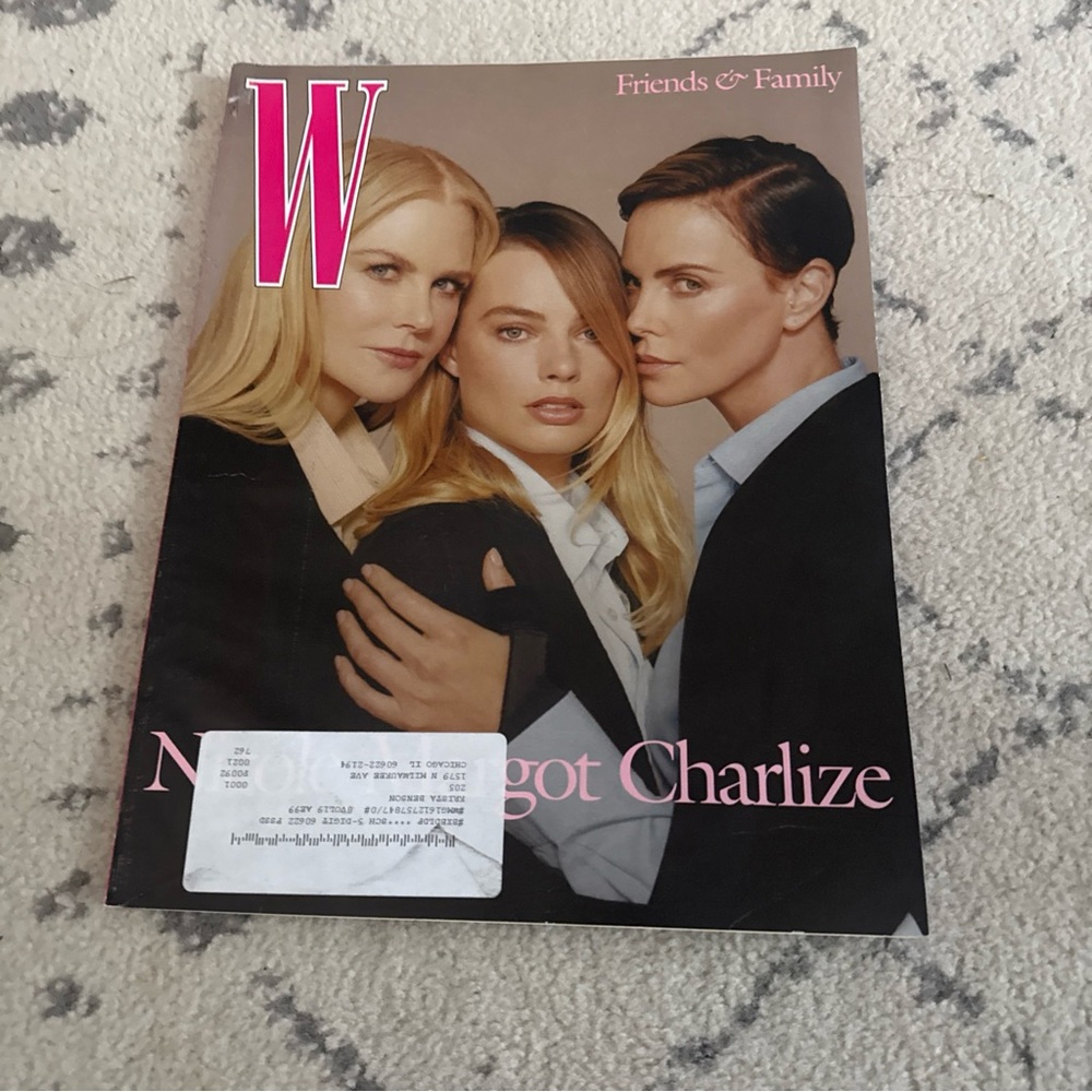 Lot 4 W Magazine 2019 Covers- Cole Sprouse, Kate Moss, Charlize, Margot, Harrier - Picture 9 of 10